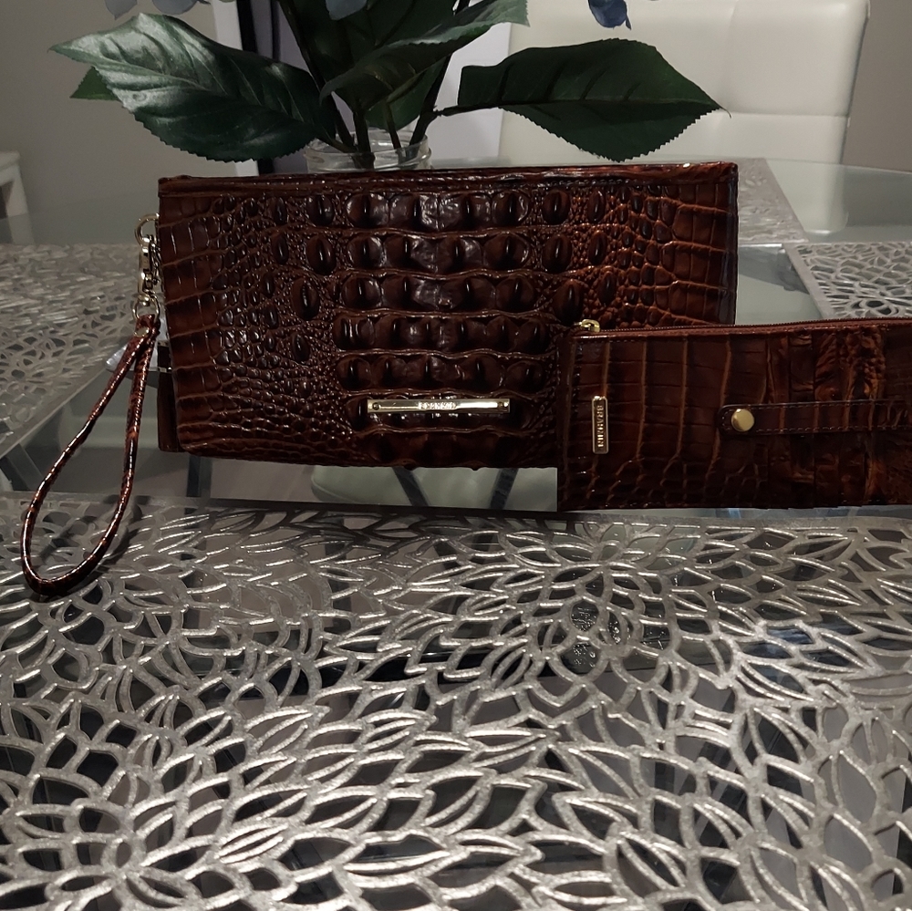 BRAHMIN Wristlet and card holder